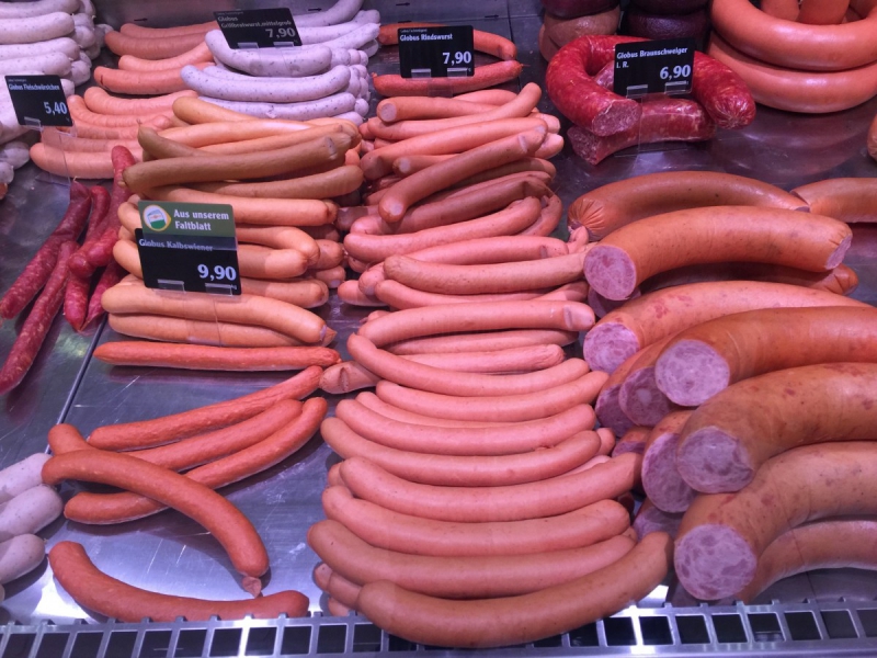 charcuterie-STE ANASTASIE SUR ISSOLE-min_sausages_meat_butchery-1069321